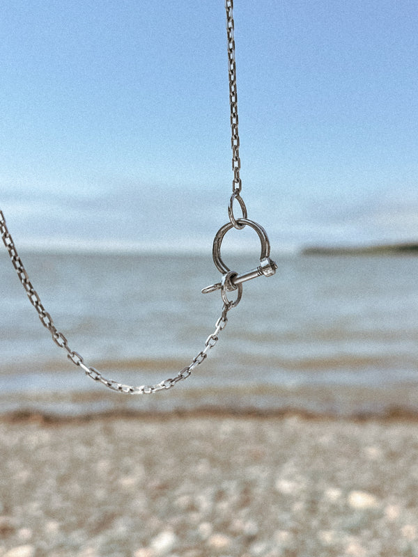 Bow shackle - Jane Sydney Studio