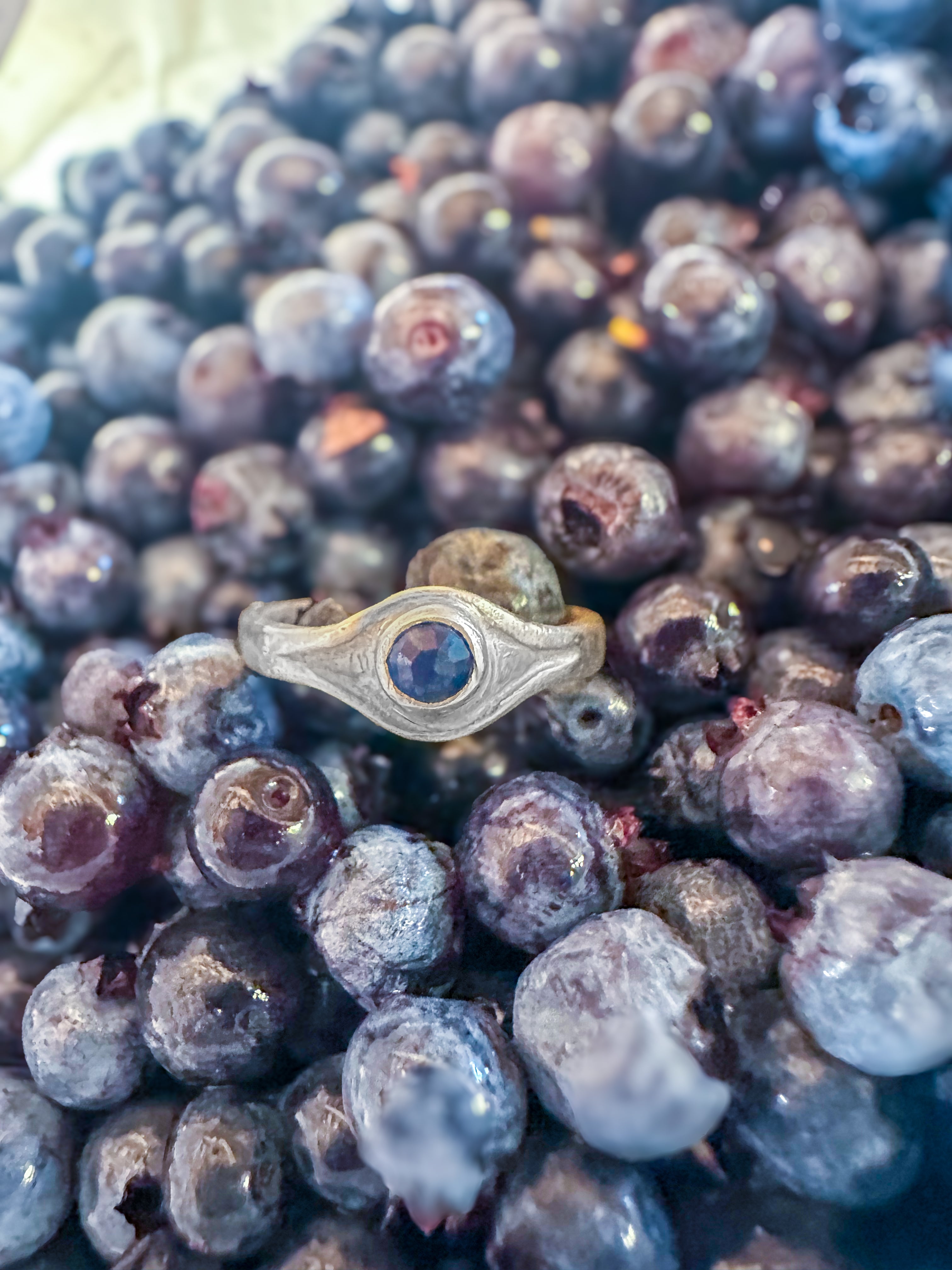 Blueberry Sapphire Little Eye Ring - Jane Sydney Studio