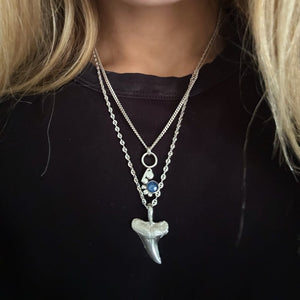 Center Mount Mako Charm