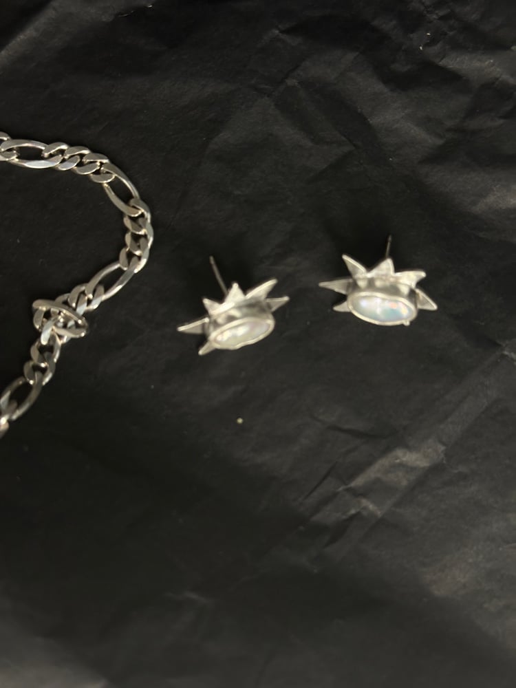 Partly Sunny Pearl stud earrings