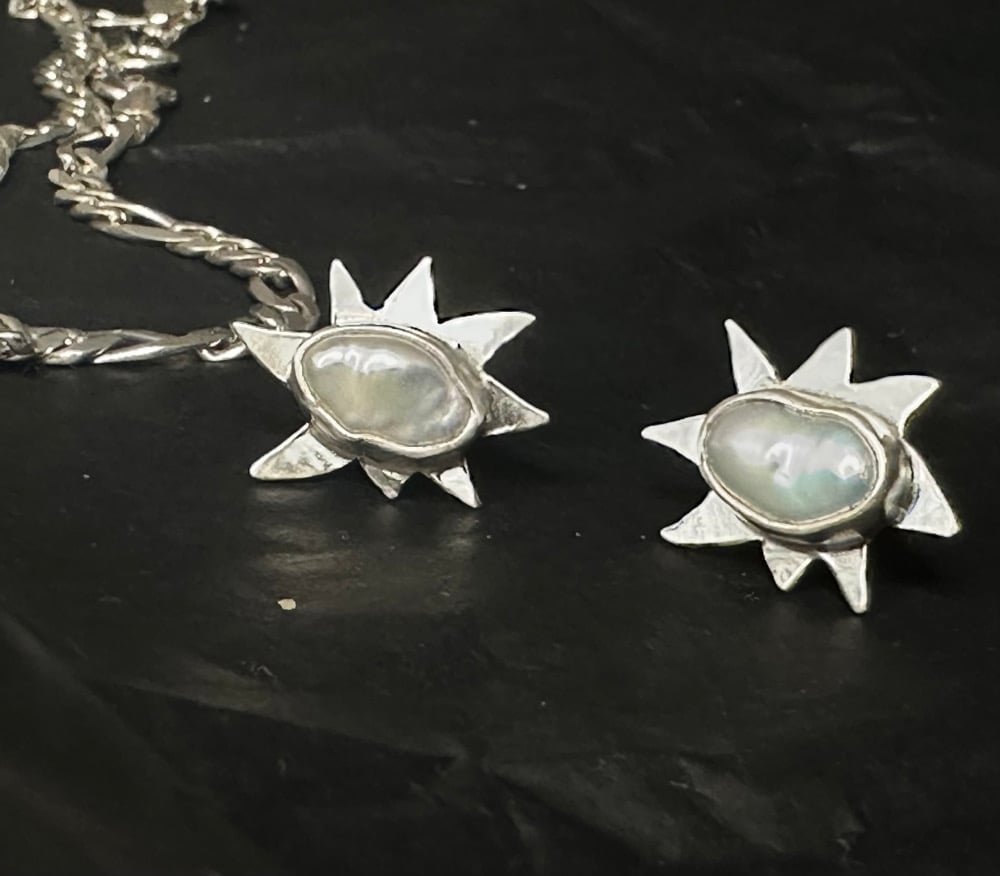 Partly Sunny Pearl stud earrings