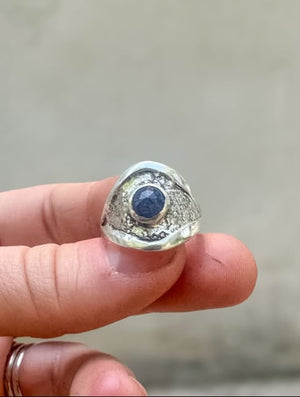 Star Dust Saddle Ring Sapphire