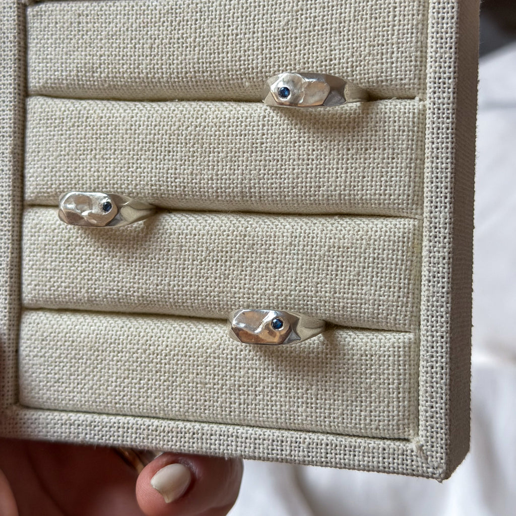 Sapphire rectangular ripples signet - Jane Sydney Studio