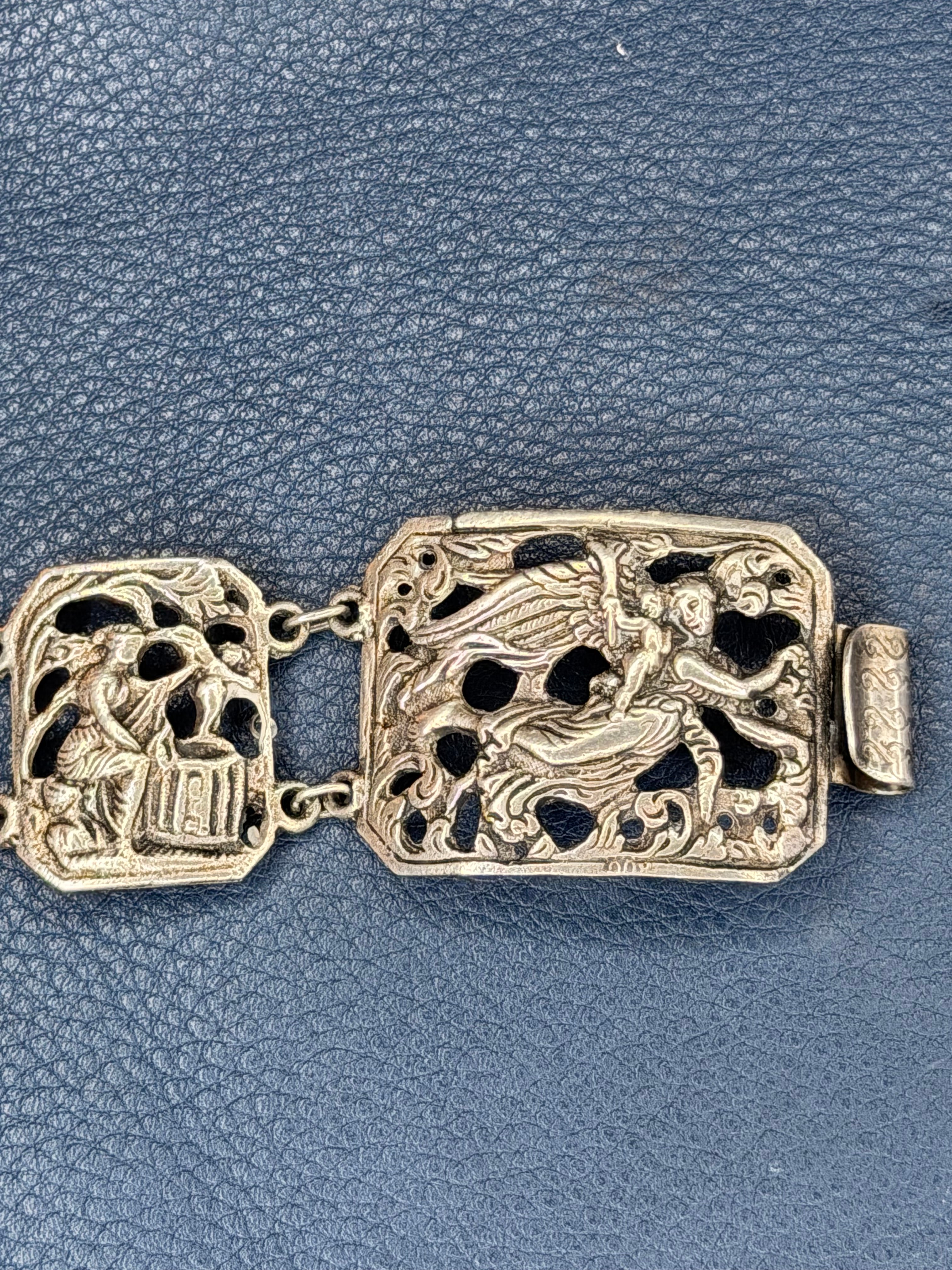 A Vintage Storytelling Pannel Bracelet