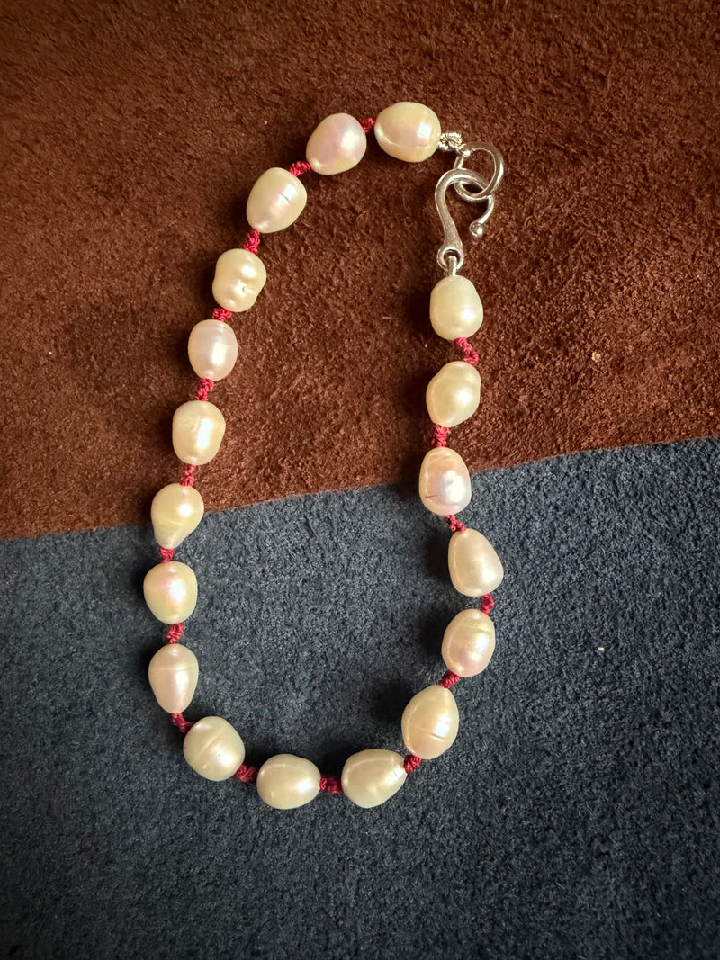 Not your Mommas Gleaming Pearl 8" Strand | Red knots