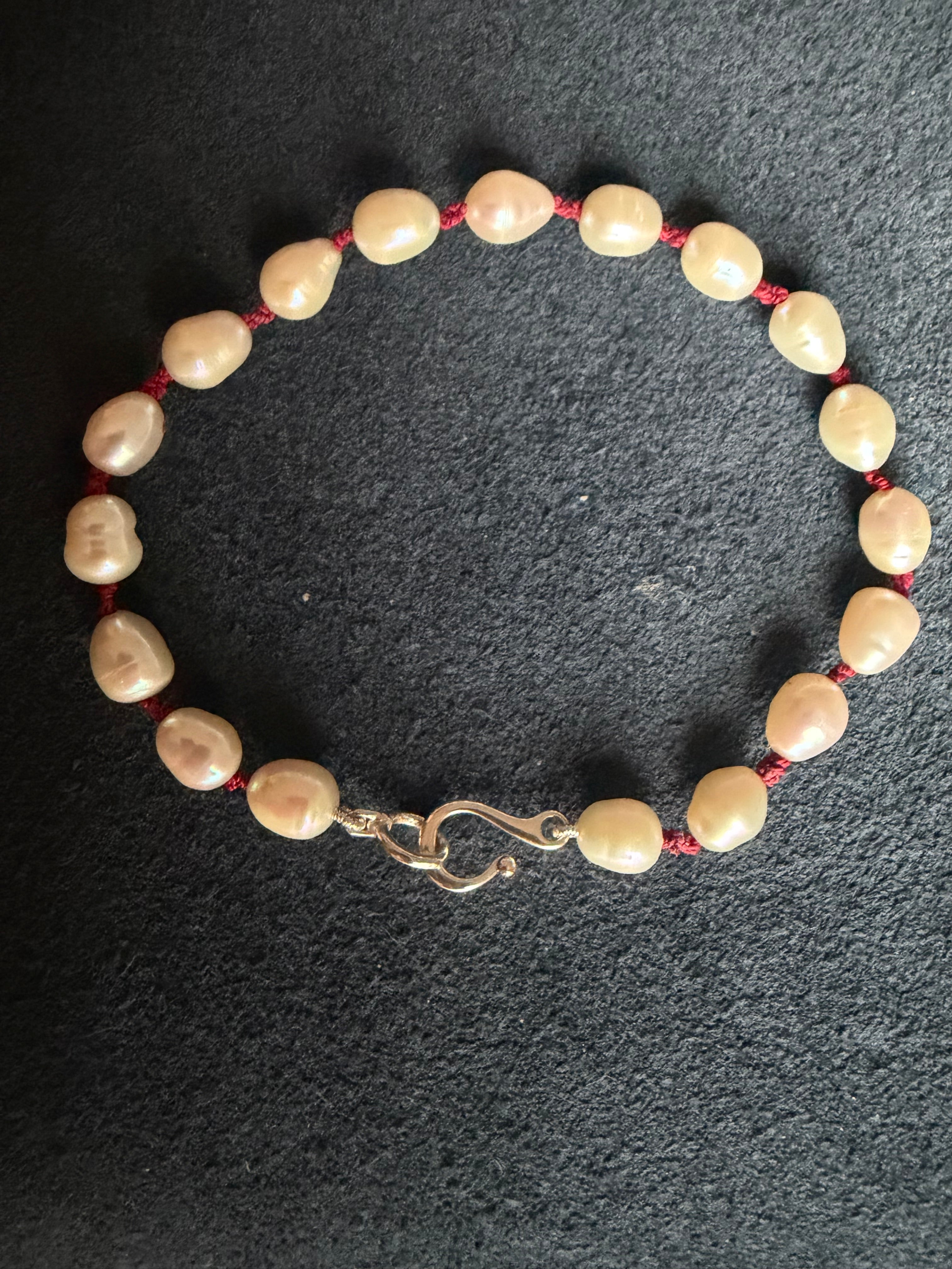 Not your Mommas Gleaming Pearl 8" Strand | Red knots