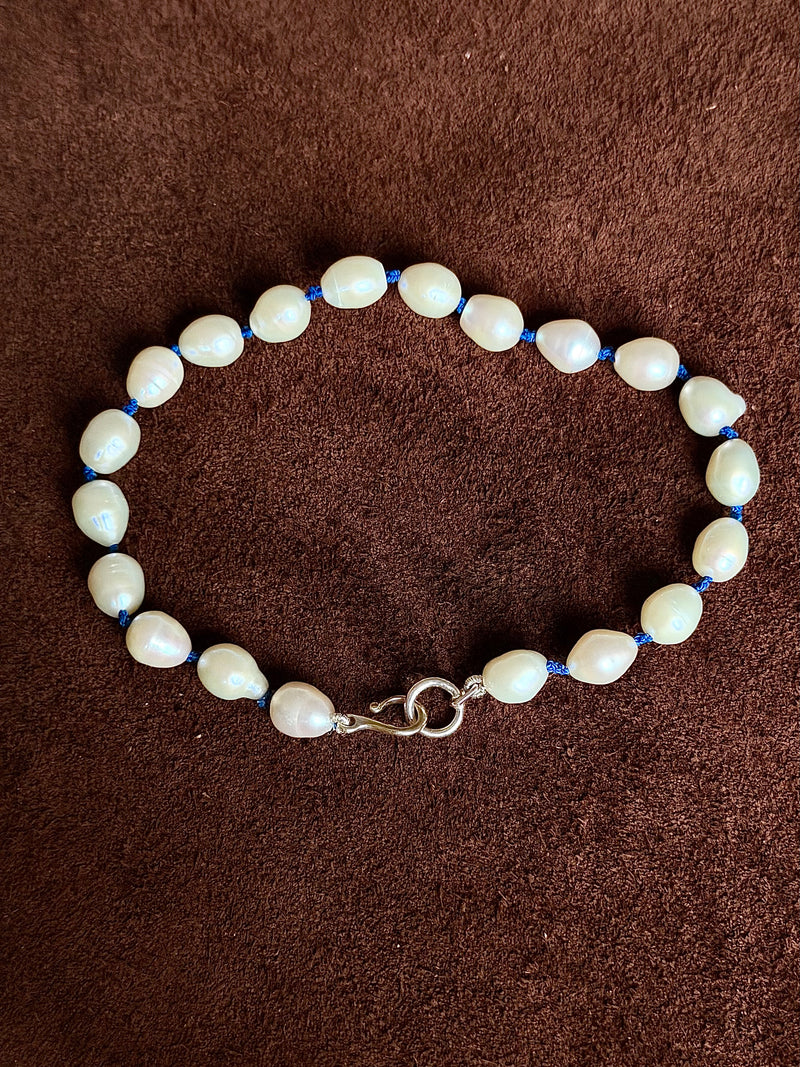 Not your Mommas Gleaming Pearl 8" Strand | Blue knots