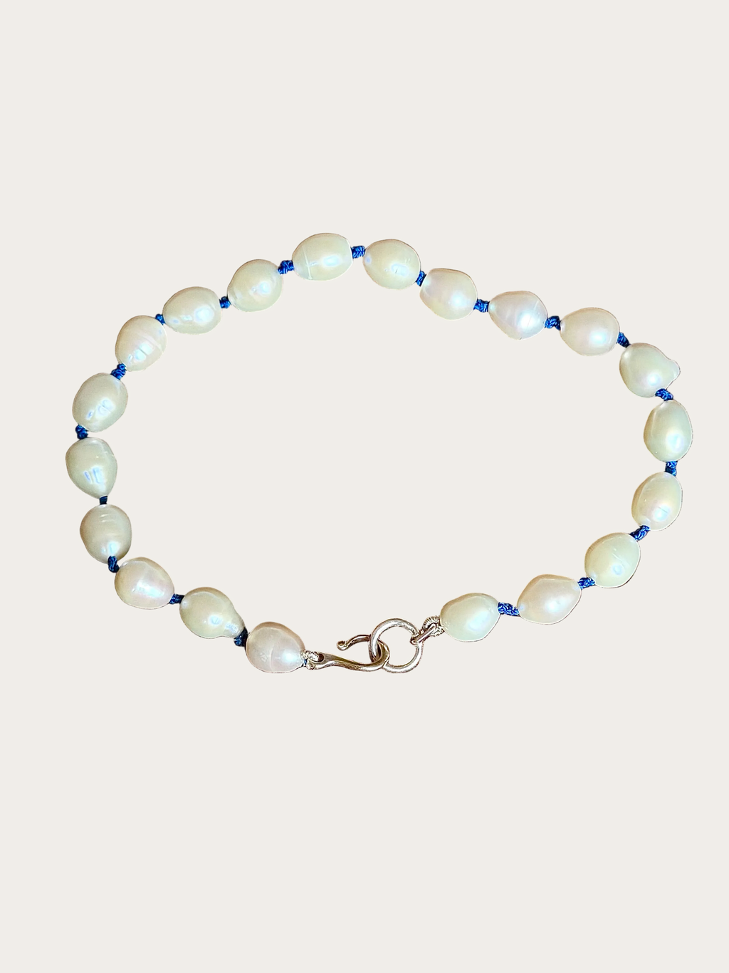 Not your Mommas Gleaming Pearl 8" Strand | Blue knots - Jane Sydney Studio