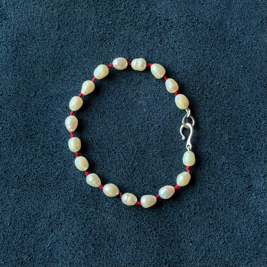 Not your Mommas Gleaming Pearl 8" Strand | Red knots