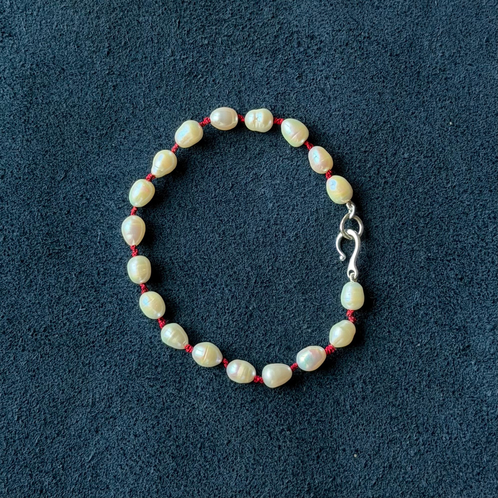 Not your Mommas Gleaming Pearl 8" Strand | Red knots