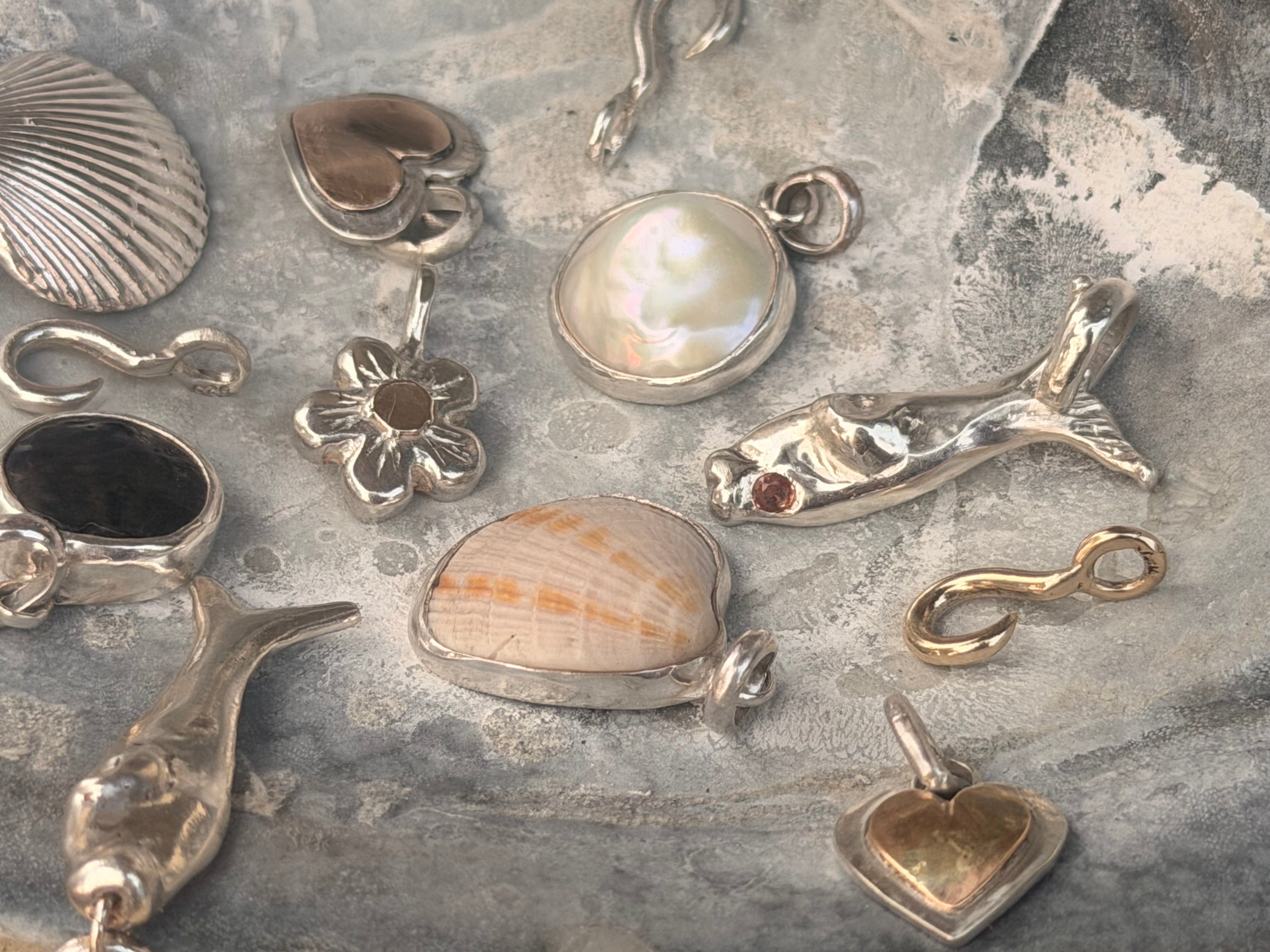 Bezeled Sea shell