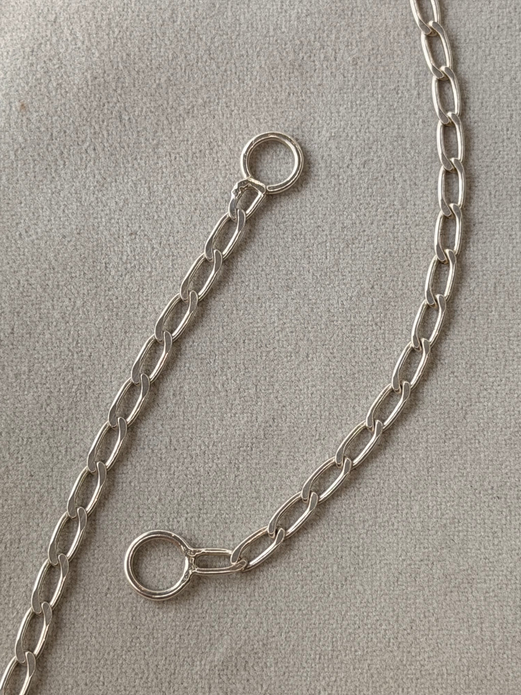 Elongated Curb Charm End Chain