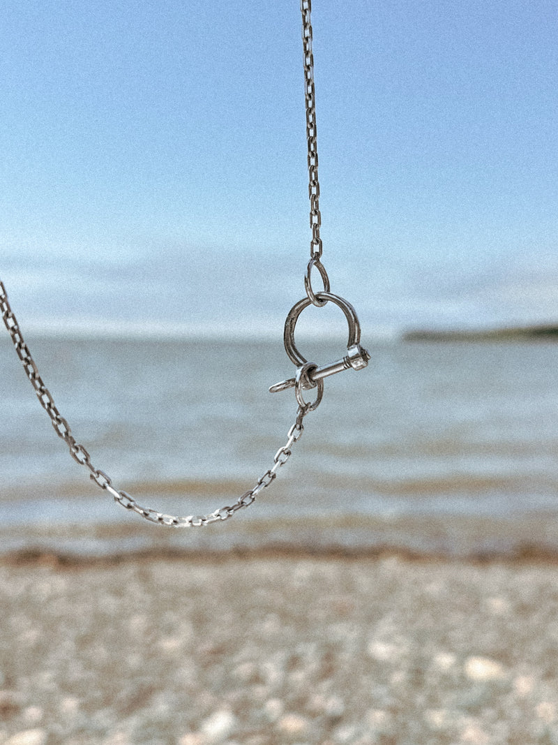 Bow shackle - Jane Sydney Studio