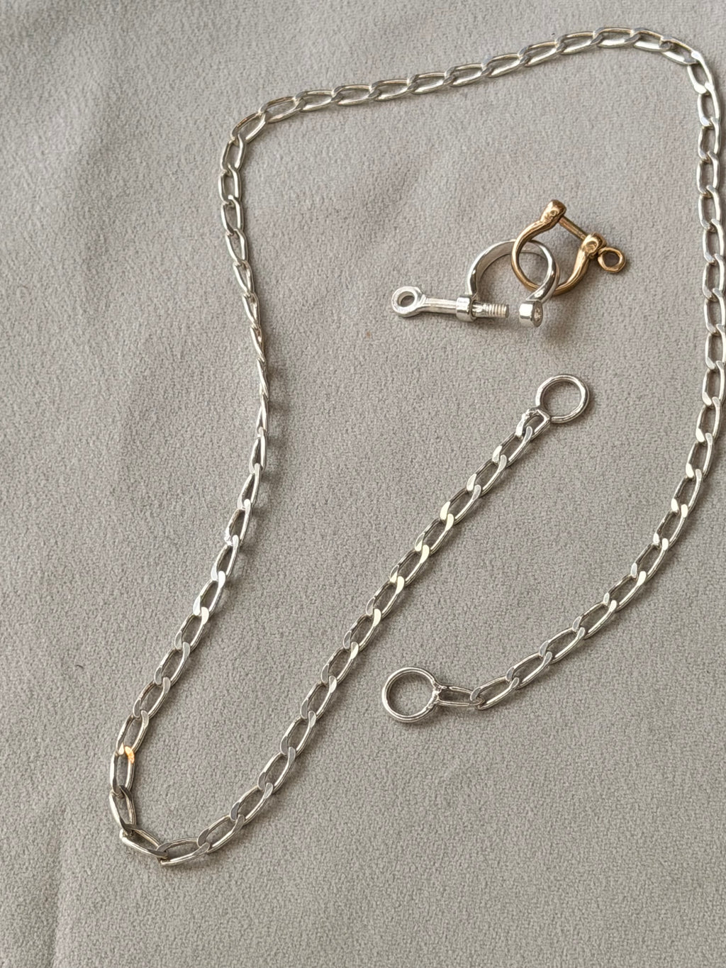 Elongated Curb Charm End Chain