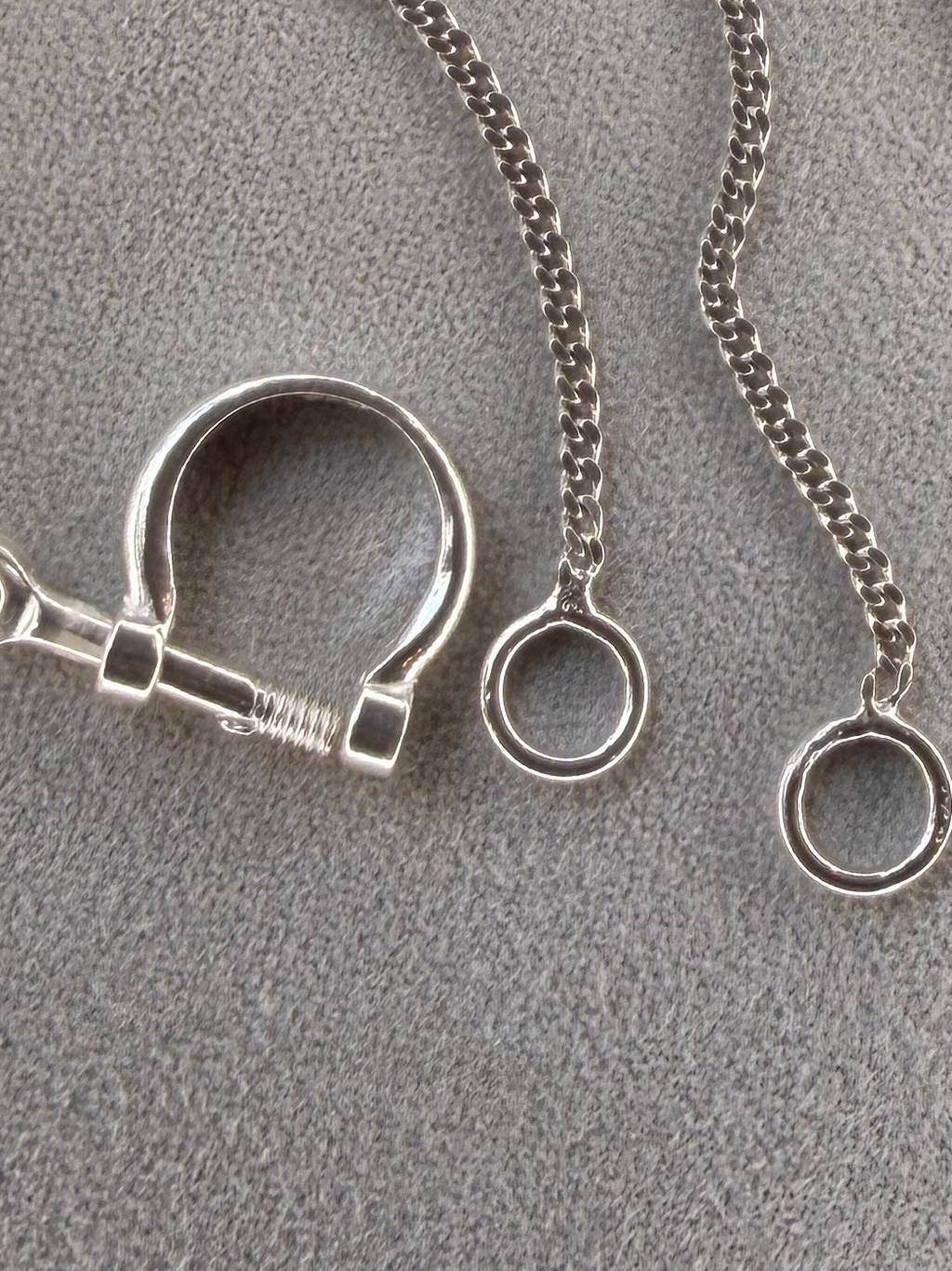Bow shackle