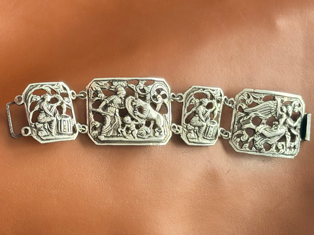 A Vintage Storytelling Pannel Bracelet