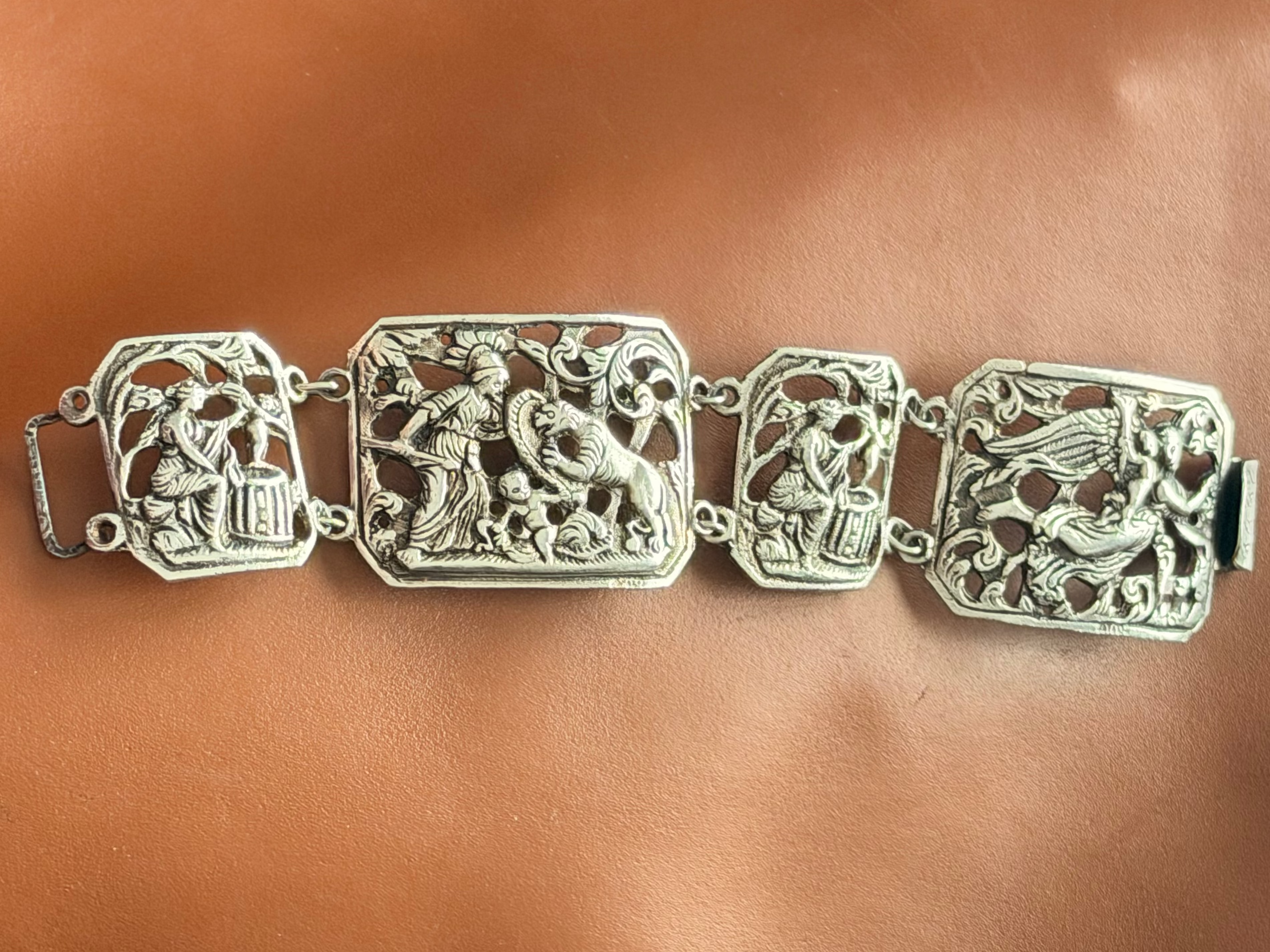 A Vintage Storytelling Pannel Bracelet