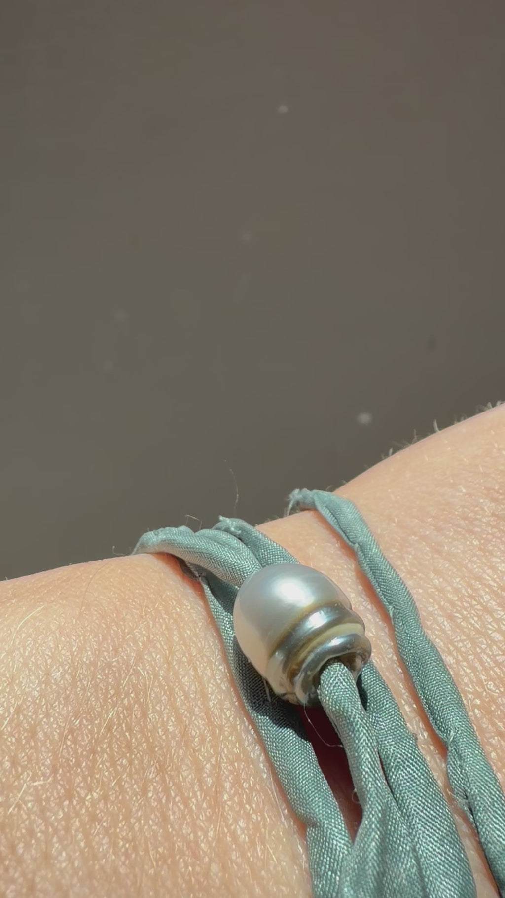 Tahitian Pearl on Silk line W/ silver hook