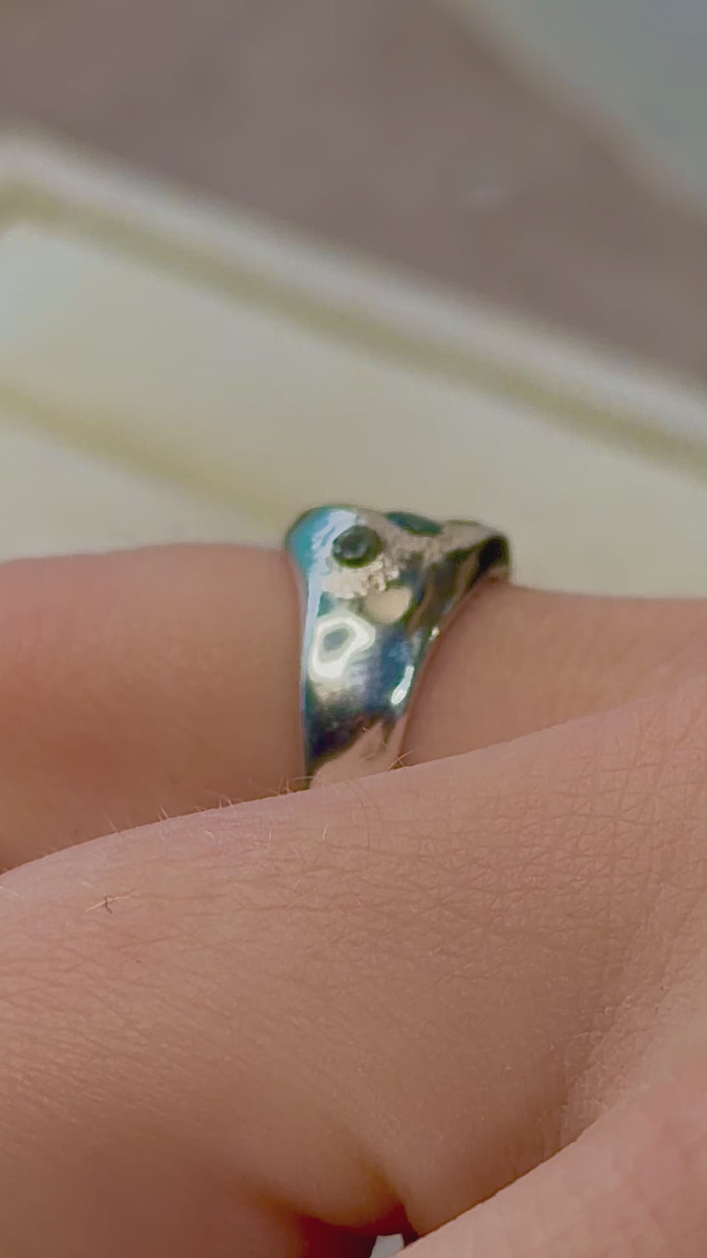 Several Sapphire's wavy Signet