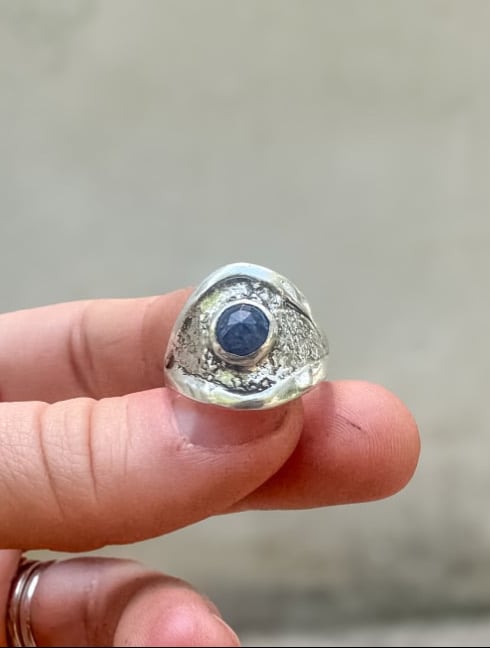 Star Dust Saddle Ring Sapphire