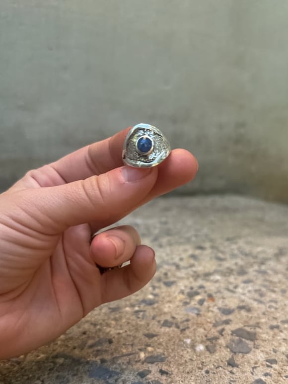 Star Dust Saddle Ring Sapphire